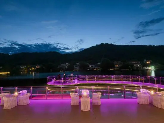 Moganshan High Mountain Forest Adventure Park · Xuan Yong Shilily Hotel
