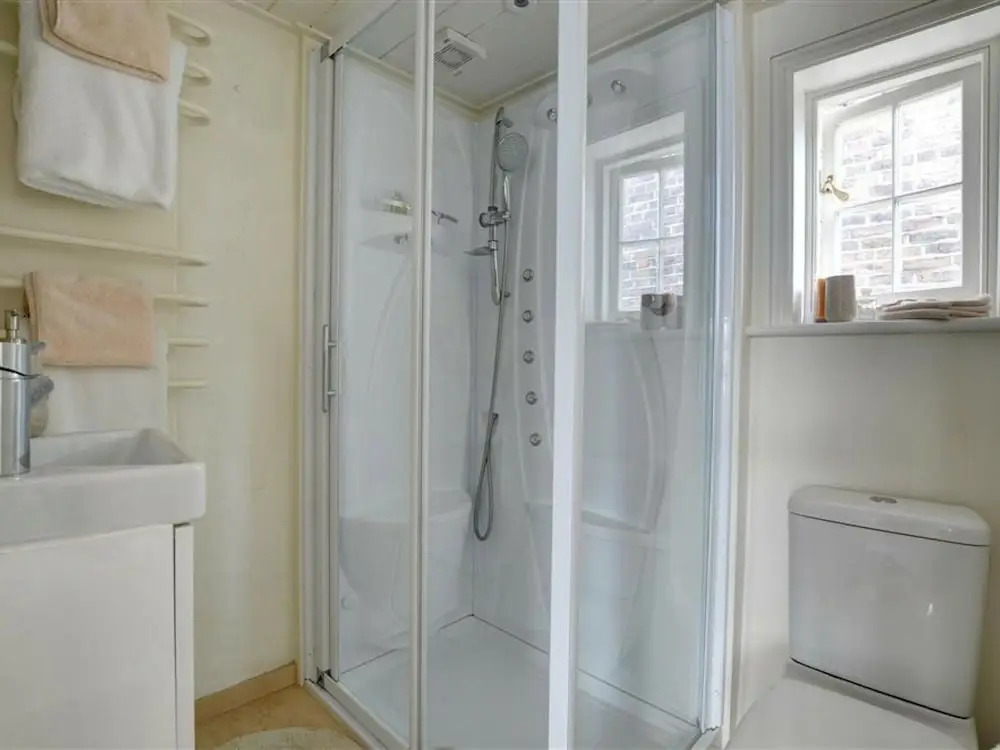 Characteristic Holiday Home With Courtyard in Authentic Little Street in Deal