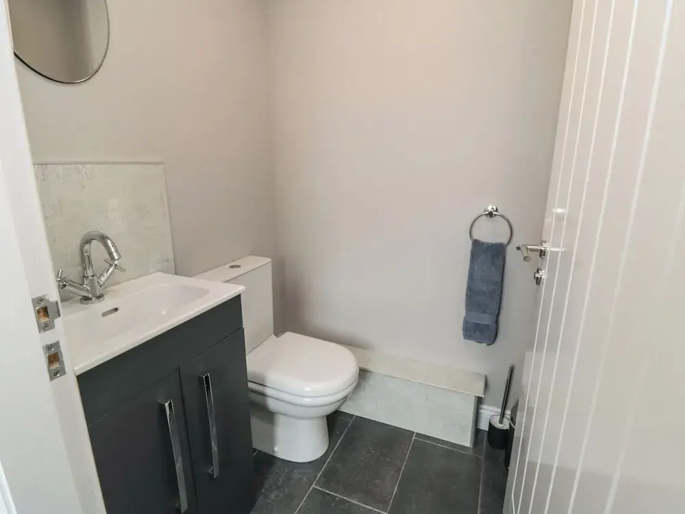 2 Staveley Cottages