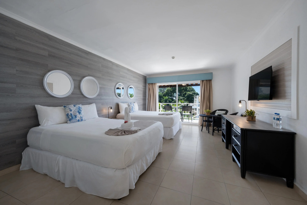 Playa Blanca Beach Resort - All Inclusive