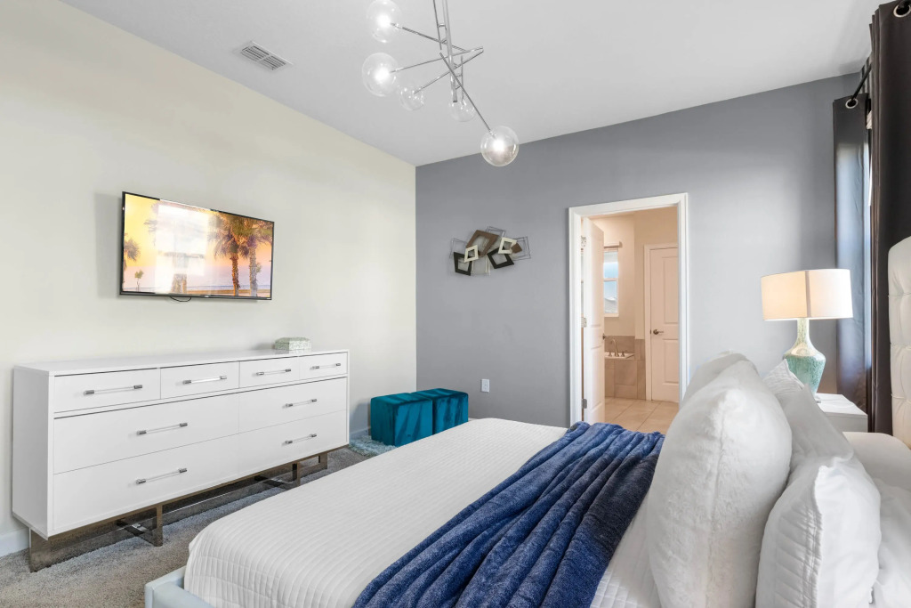 9 Bedrooms 5 Bathrooms Storey Lake 2885 Sc