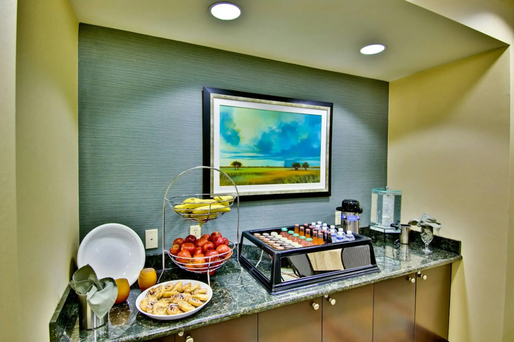 Hampton Inn & Suites Moreno Valley