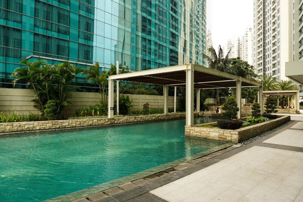 Modern 1BR Good City View Central Park Apartment By Travelio