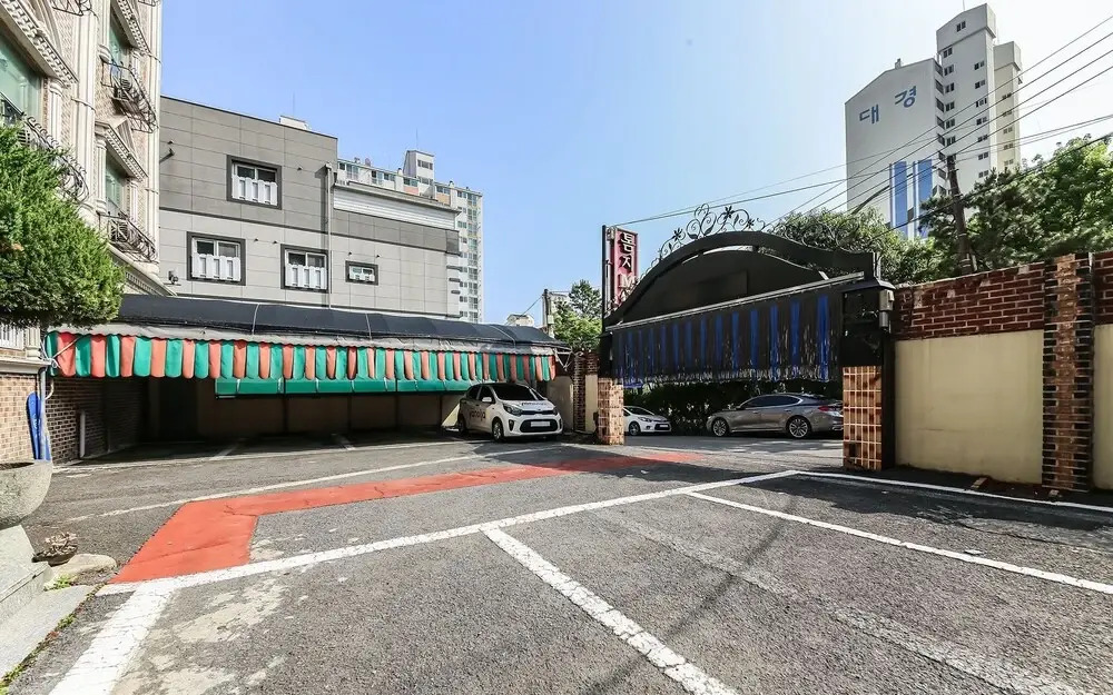 Jinju Tomji