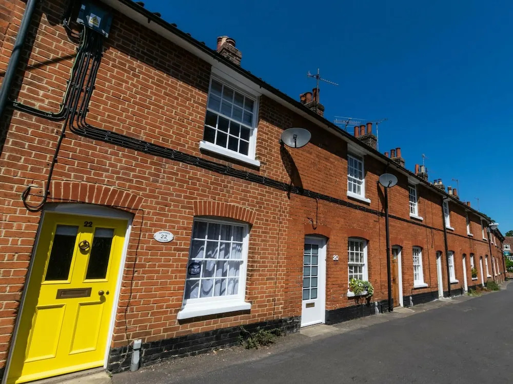 Comfortable Holiday Home With Open Fireplace and Private Garden, Near the Centre of Woodbridge