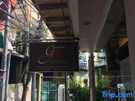 RedDoorz at Sir G Hotel DMall Boracay