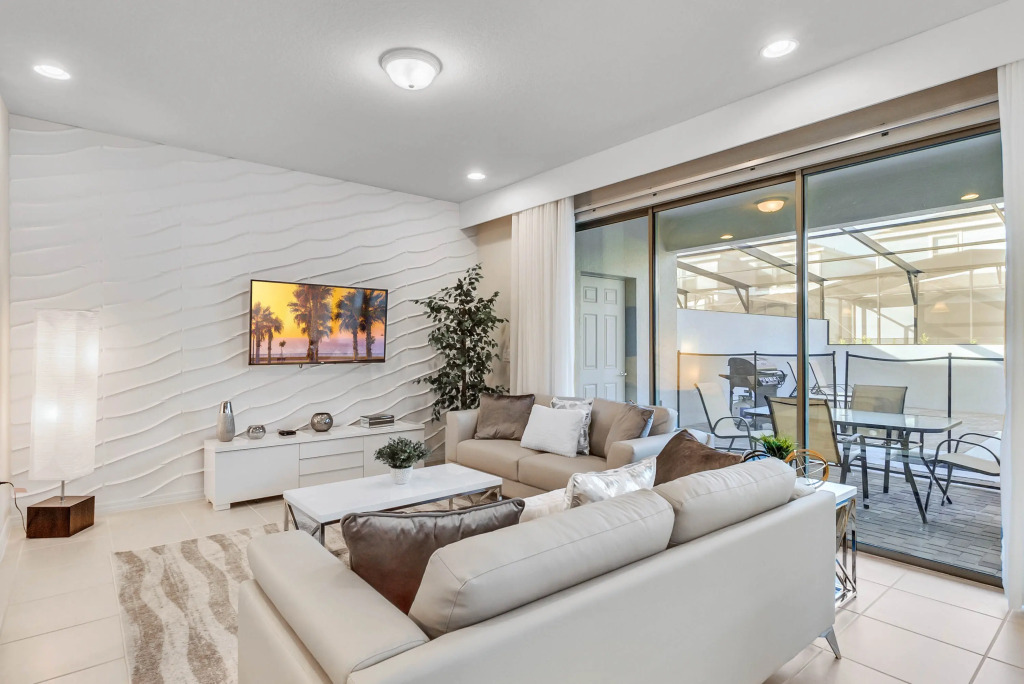 5 Bd 45 Ba Windsor At Westside 8928 Sa