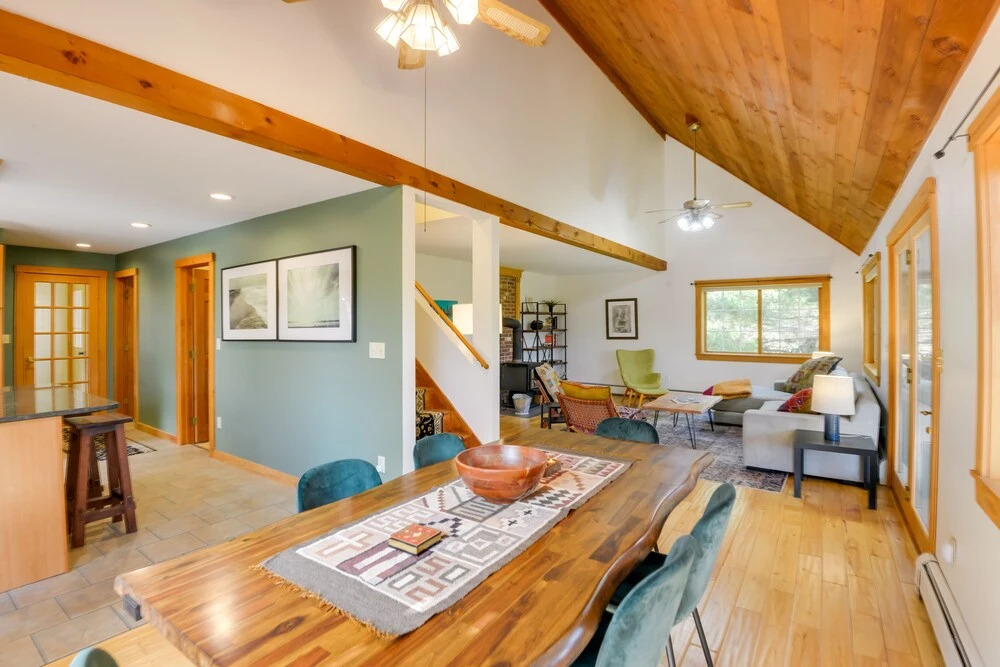 Charming Putney Home: Porch, Grill & Hiking Trails