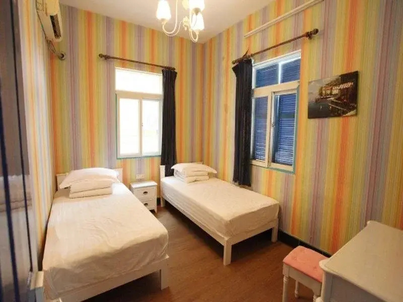Xiamen Ring Island Coast Inn Blue House