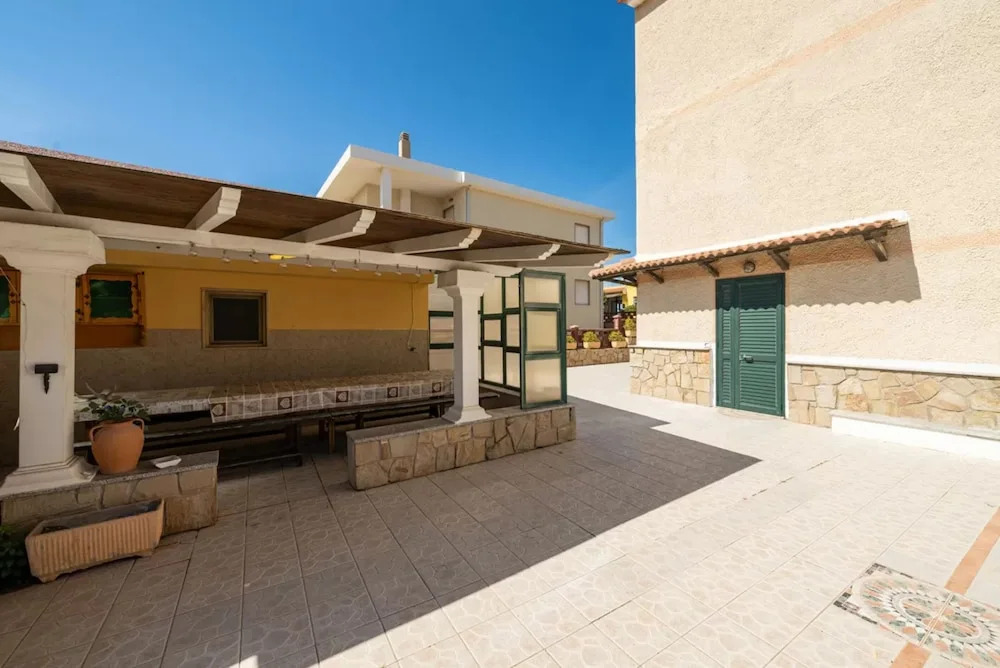 Large Seaside Apartment With Patio