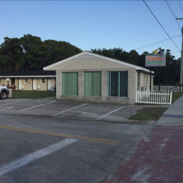Riviera Motor Lodge