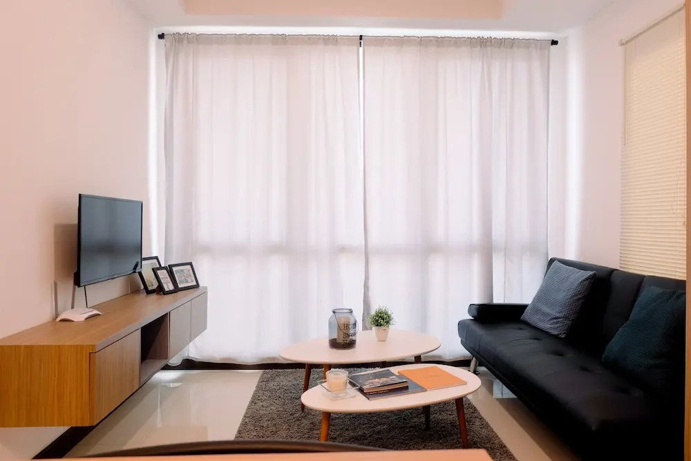 Modern Looks And Homey 2br Gallery West Apartment
