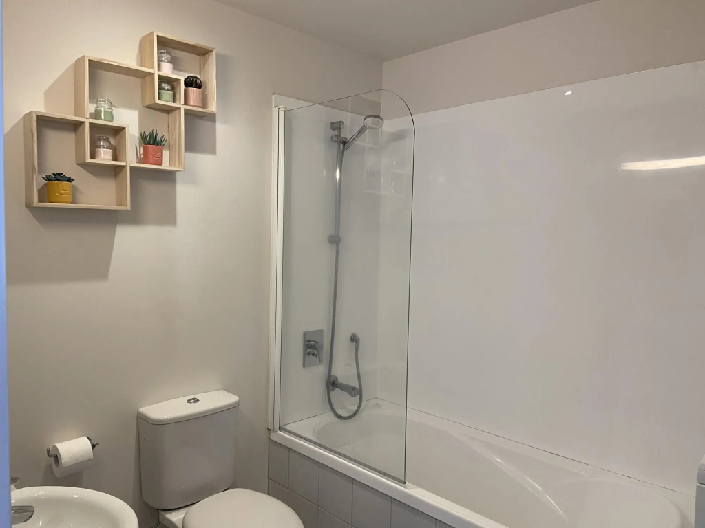 Luxury one bed in the heart of the CBD *FREE WIFI*