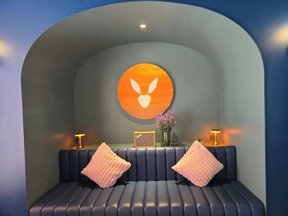 ARNI HER Ladies Hotel - Female Only
