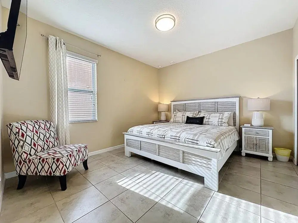 Veranda Home, 8br, 6 En-suites, Lake View,pool/spa 8 Bedroom Villa by RedAwning