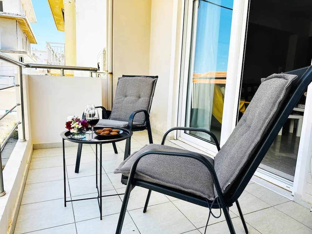 Cozy Snuggle- 2min To Beach, 6min Walk To Old Town