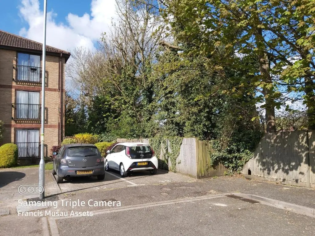The Maltings - Huku Kwetu Dunstable - Spacious Business Travellers- 2 Bedroom 2nd floor Serviced Apartment -Private Parking- Free Wifi