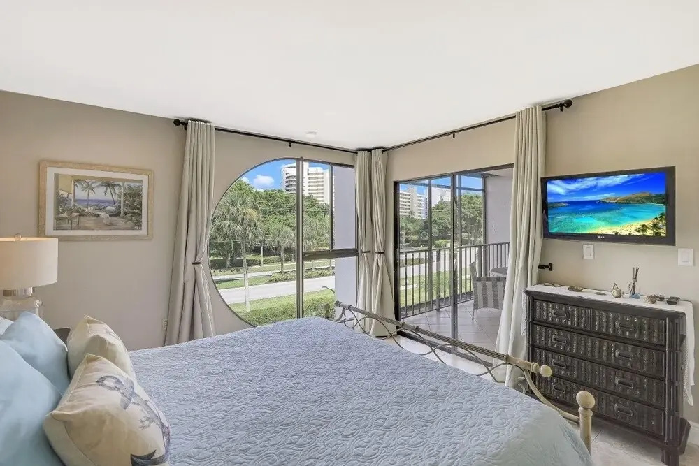 Grandview 305, Marco Island Vacation Rental 2 Bedroom Condo by Redawning
