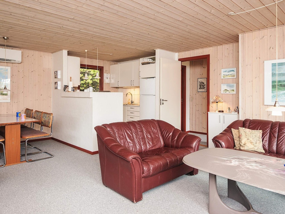 6 person holiday home in Blåvand