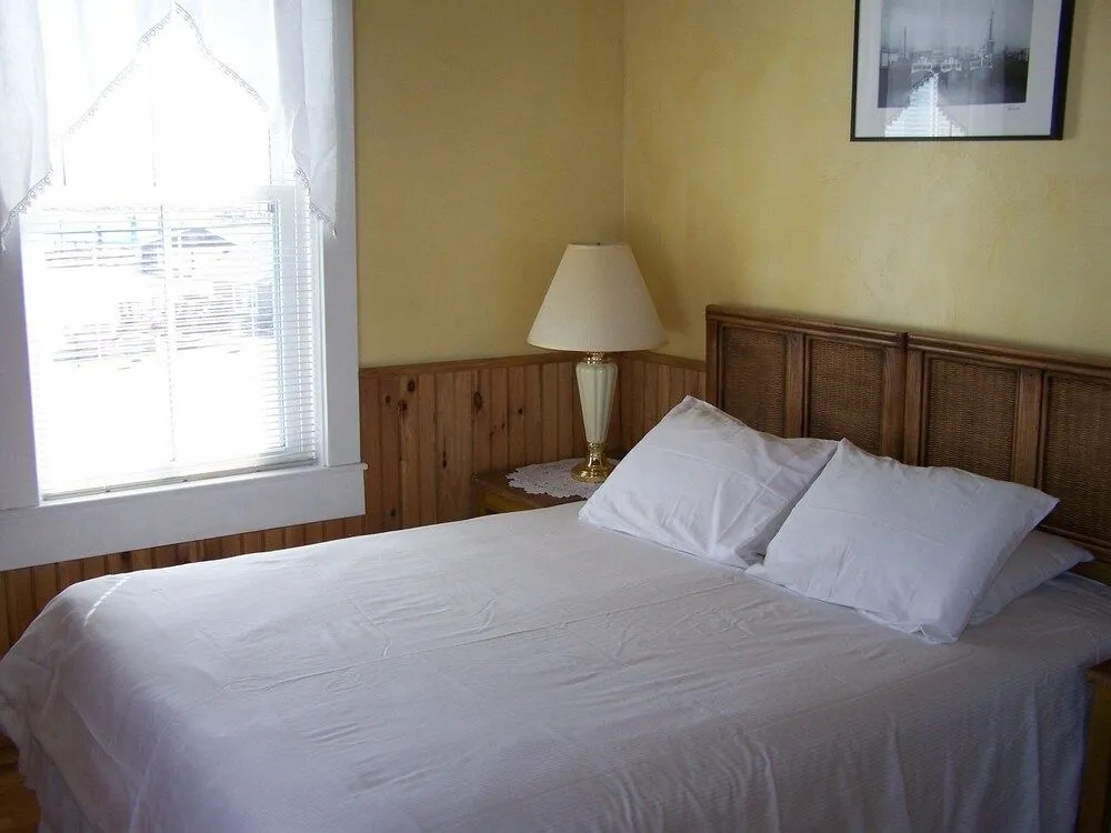 Harborside Inn