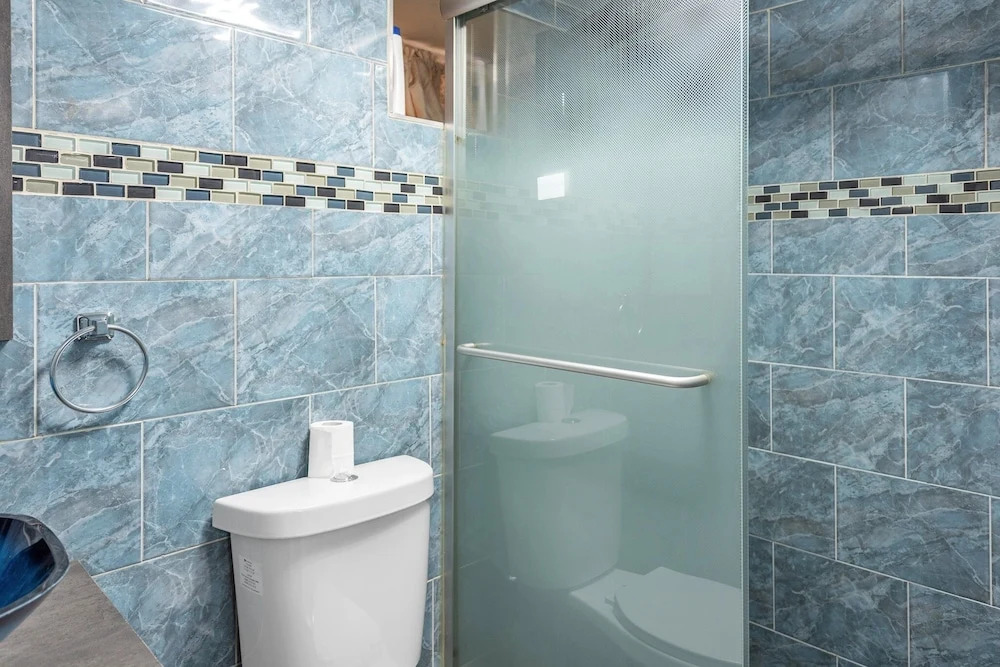 Cozy Modern 1br Apartment - Just 10 Mins From Jfk Airport 1 Bedroom Apts by RedAwning