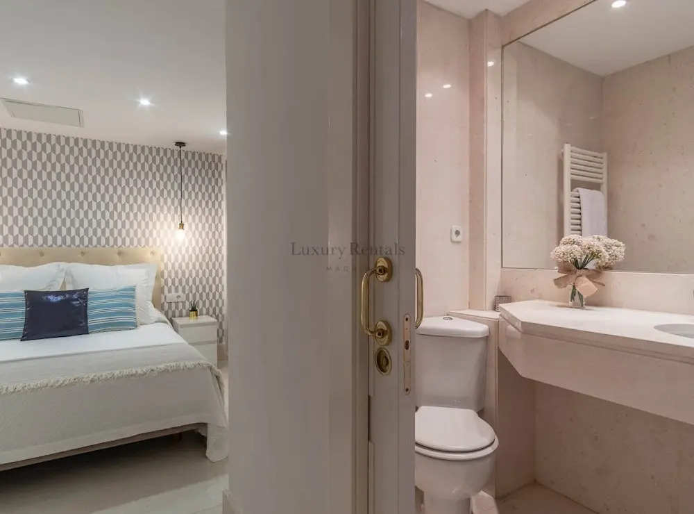 3 Bedrooms Chamberi