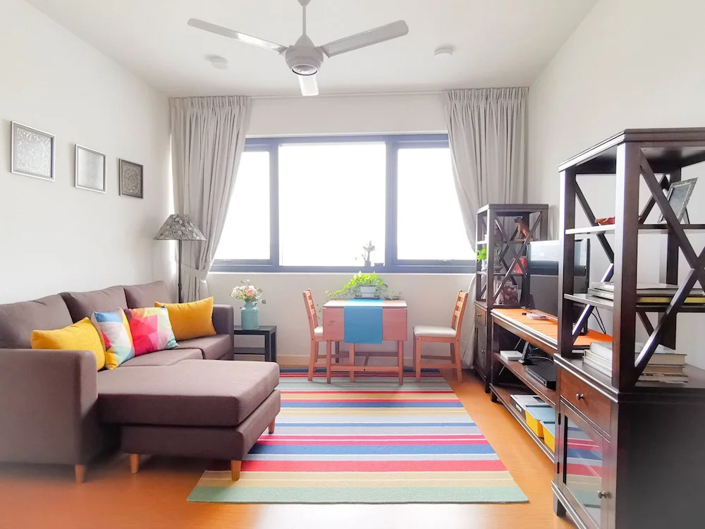 The Hub Service Apartment
