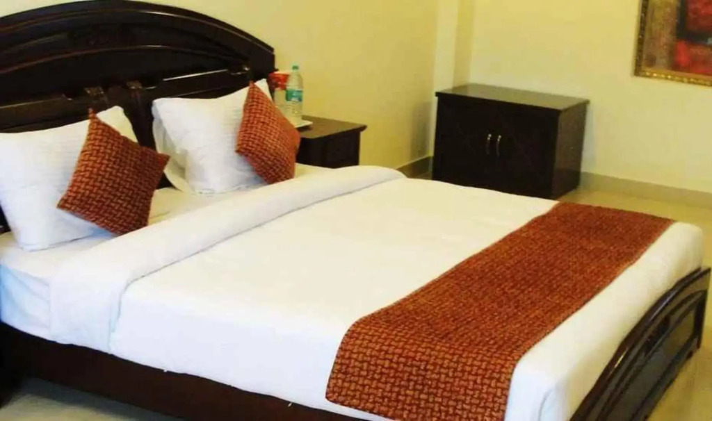 V V Grand Business Hotel