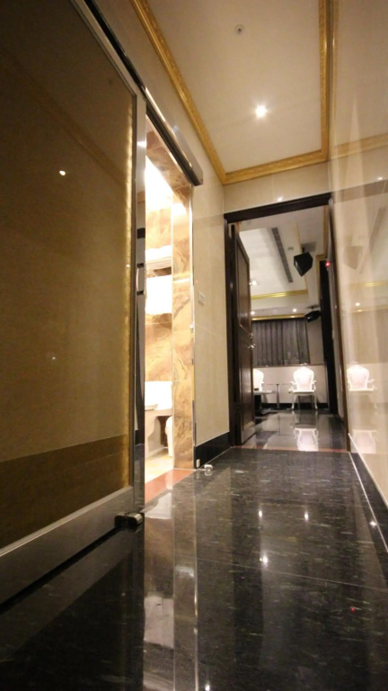 Gold Sand Hotel