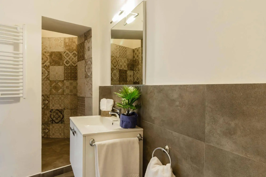 HISTORICAL CENTER ROME NAVONA AC 2 ROOMS HOLY DOOR VATICAN 5 MINUTES ON WALk