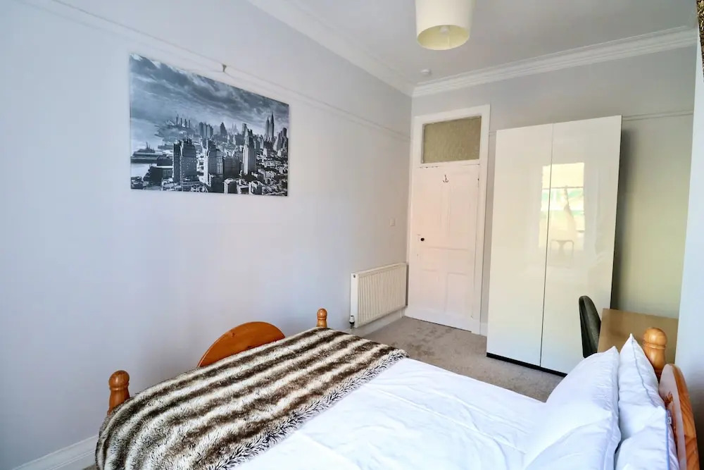 Period Deco flat in west end