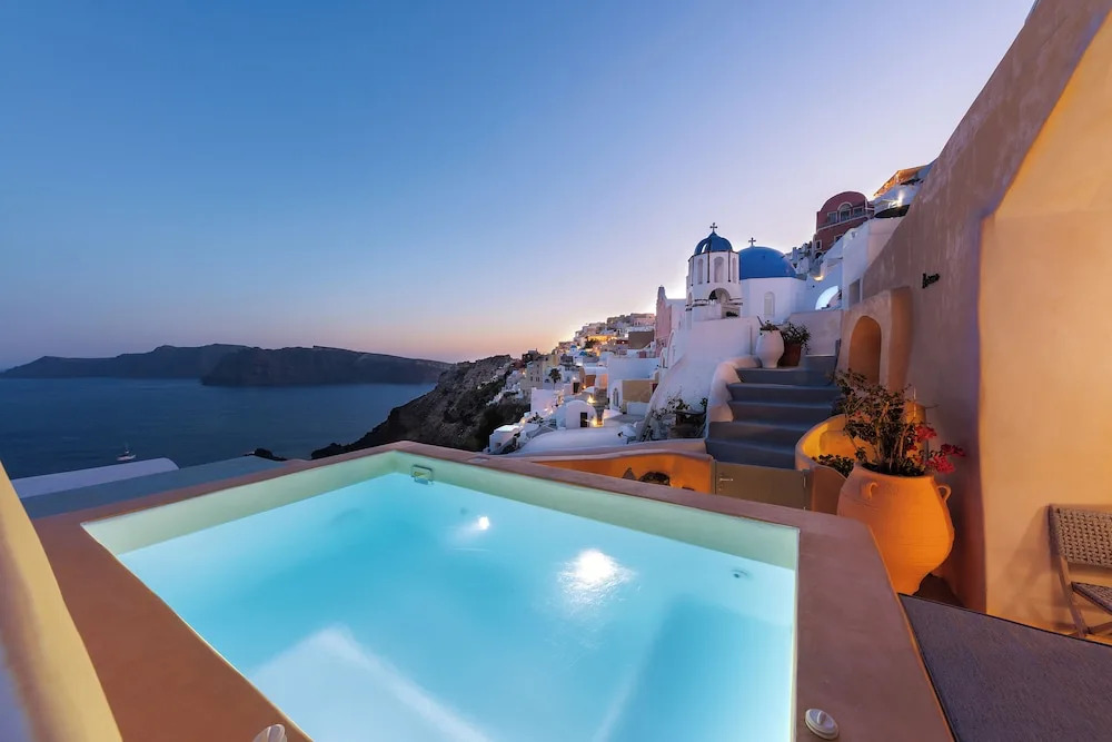 Annouso Villa with Hot Tub by Caldera Houses