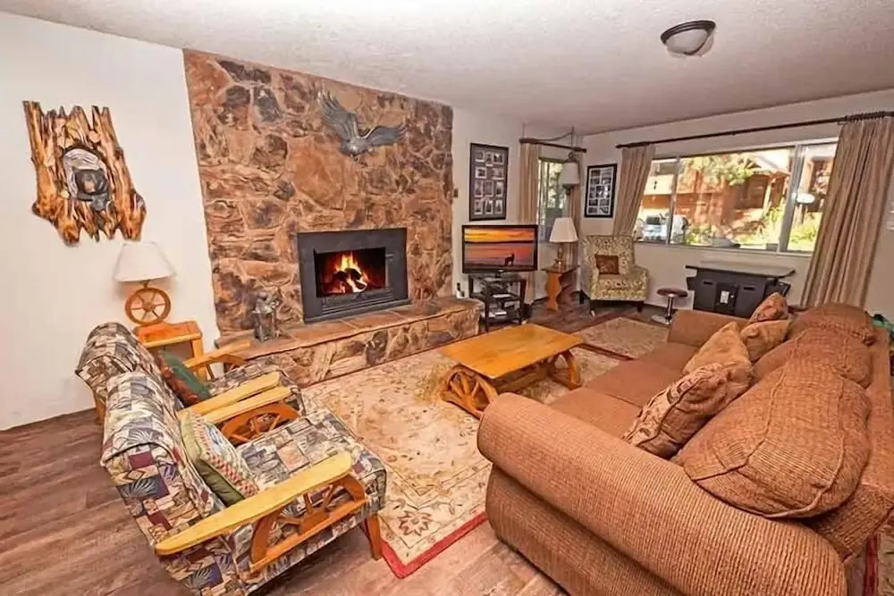 948 Merced Avenue 3 Bedroom Home by RedAwning