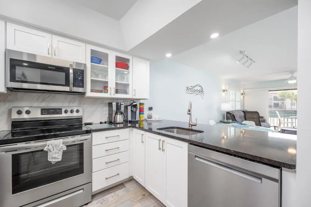 Ocean Village Club G26, 2 Bedrooms, Heated Pool, Sleeps 5, New Remodeled, Lanai