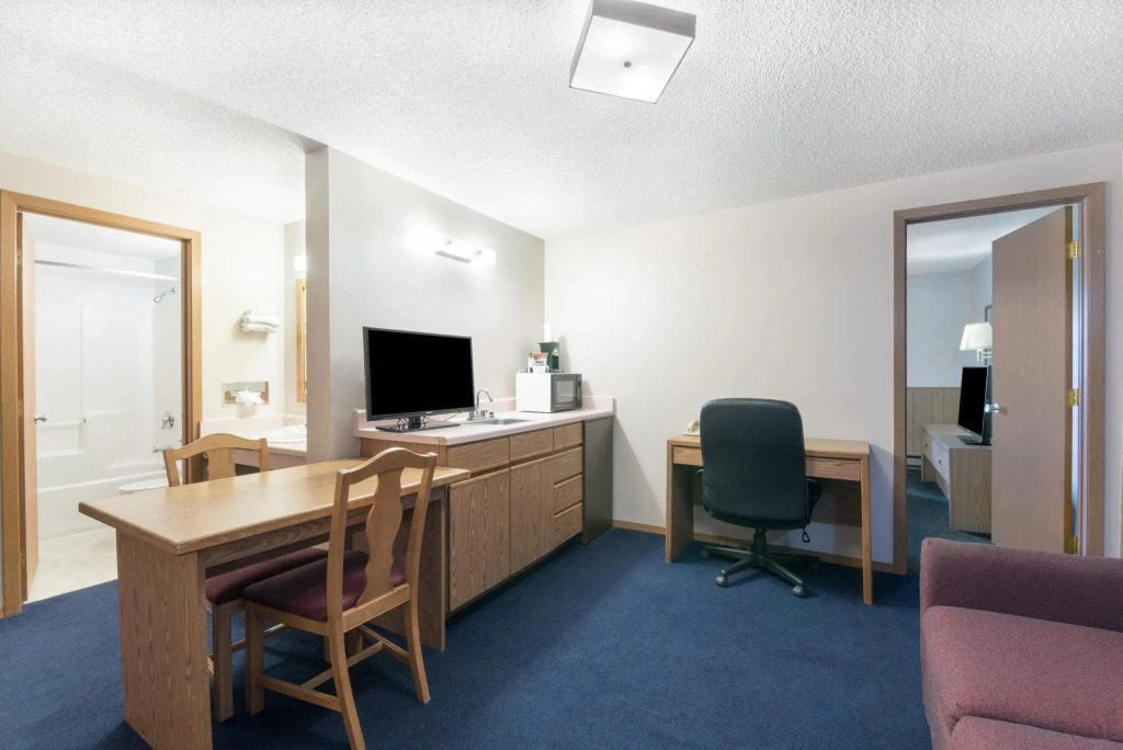 Super 8 by Wyndham Milbank SD