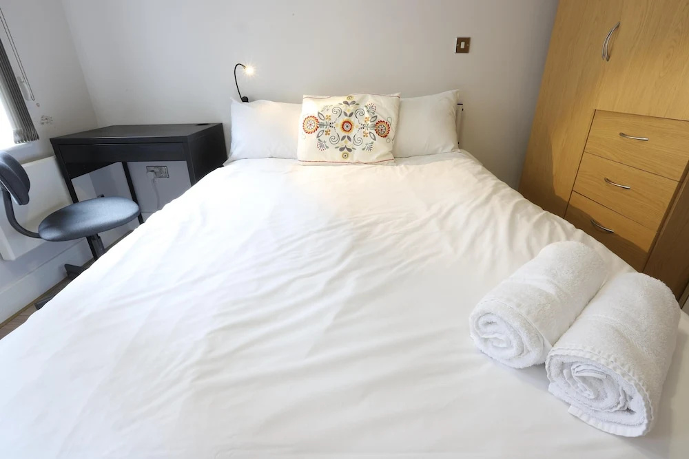 Birmingham Postbox Premier Home Stay