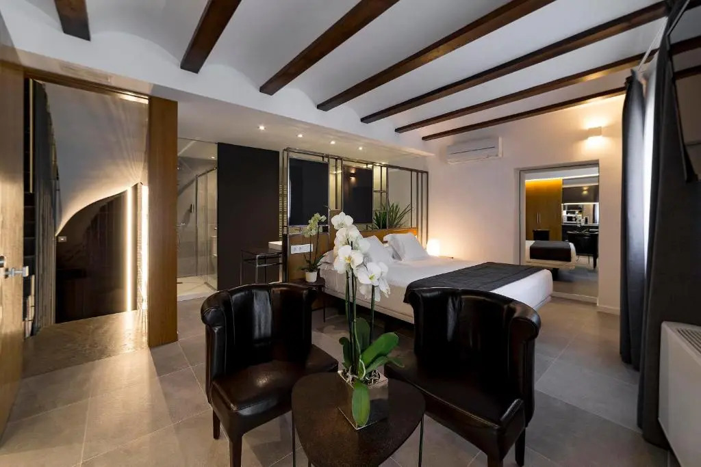 Vinatea Suites con jacuzzi privado en el centro de Morella