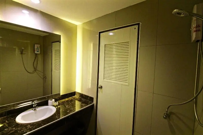 OYO 128 Kkinn South Pattaya Hotel