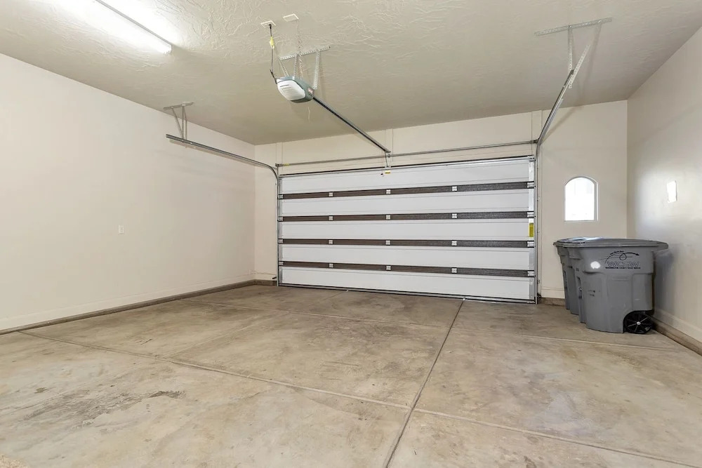 Lost Springs @ Coral Ridge Resort 3 Bedroom Townhouse by RedAwning