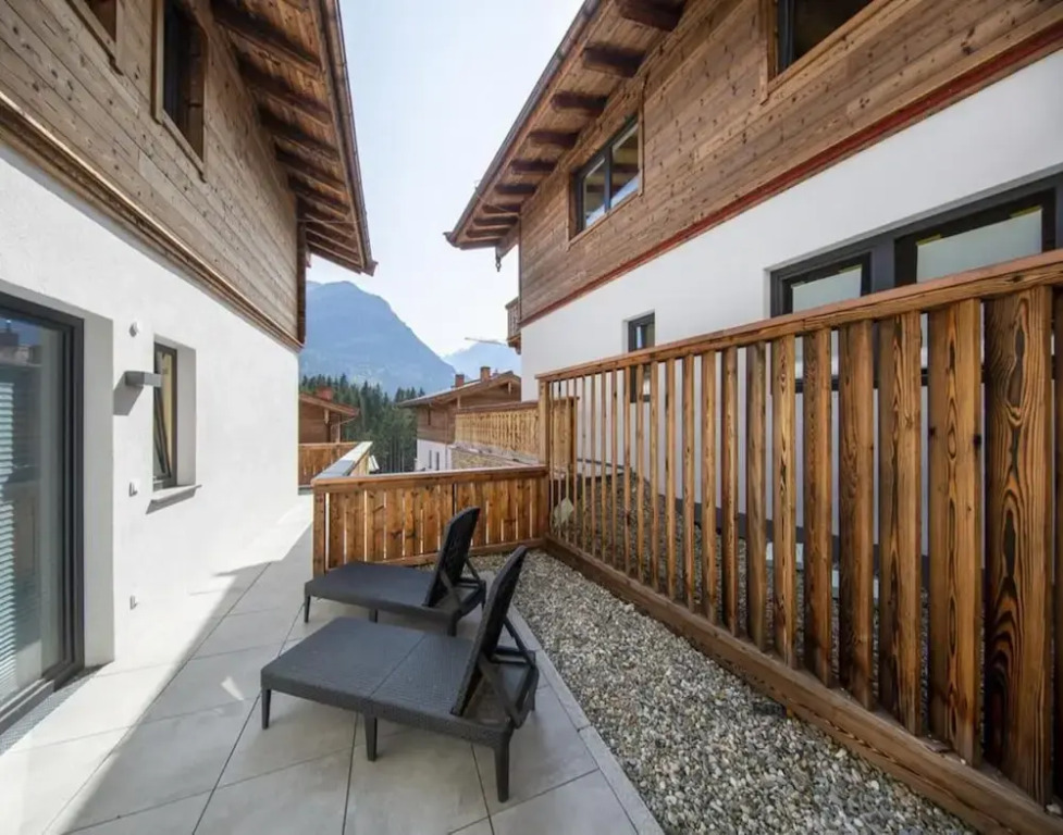 Stylish Alpine Chalet With Carport