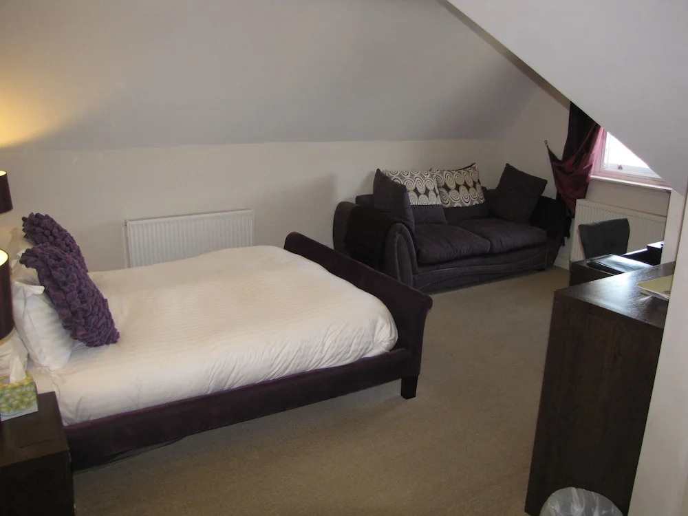 Ashmira Guest House