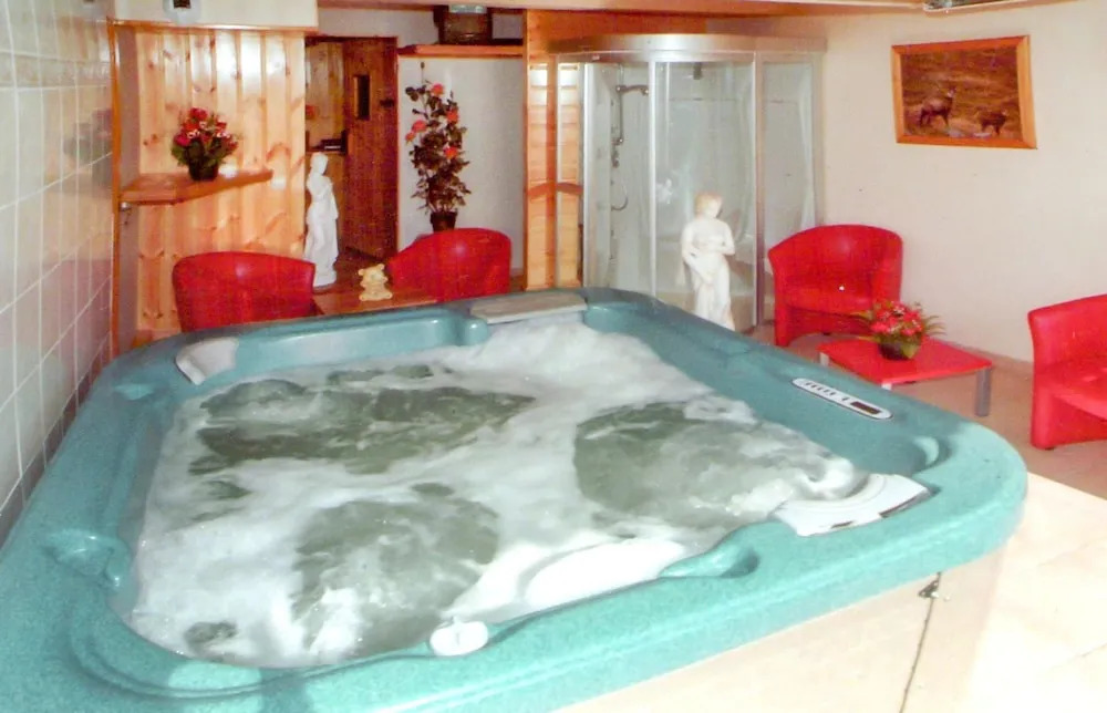 Chalet With 6 Bedrooms in Saint-martin-de-belleville, With Wonderful M