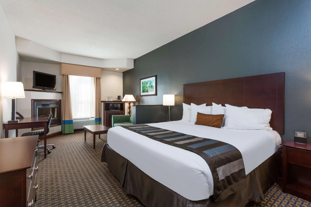 Wingate by Wyndham High Point Greensboro Airport South