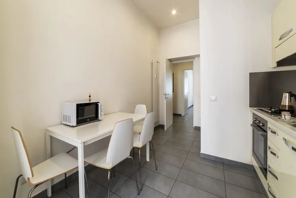 GuestHost - Porta Pia & Villa Torlonia Apartment with Balcony