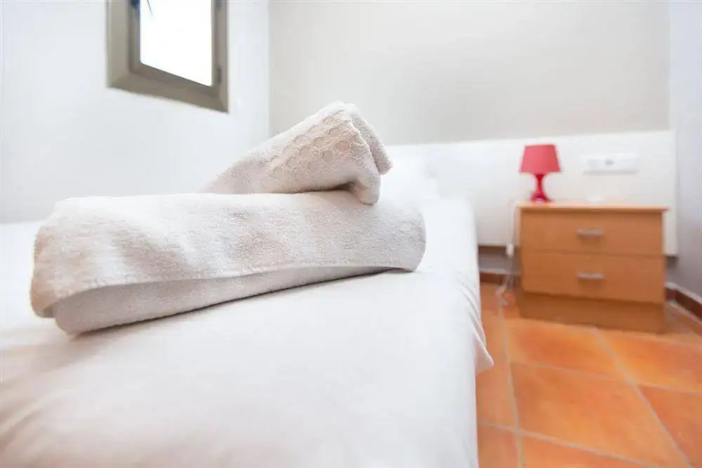 AinB Raval Hospital Apartments