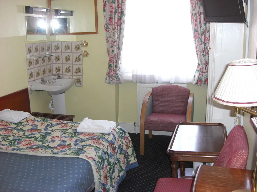 Albany Hotel
