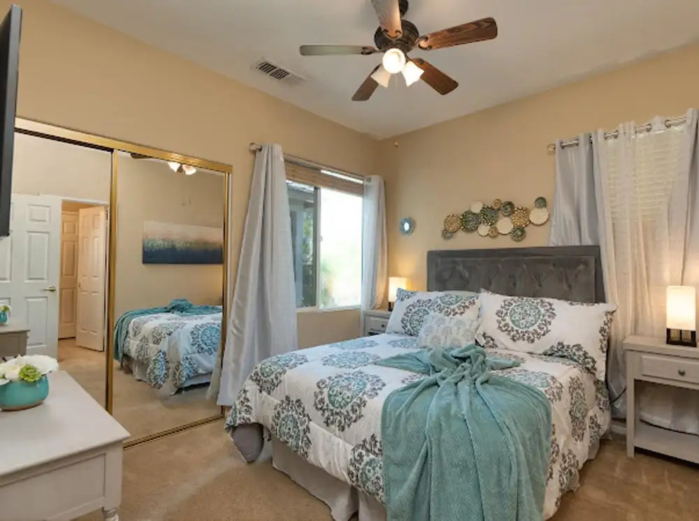 Stunning 4-bed House in Indio in Golf Course Commu