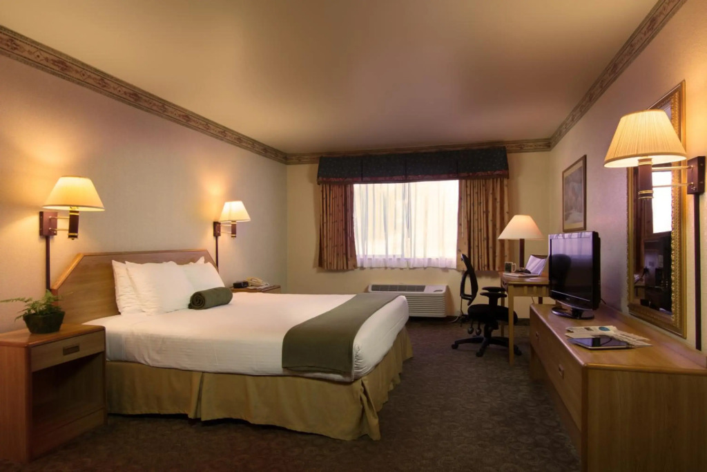 The Redwood Riverwalk, a boutique hotel