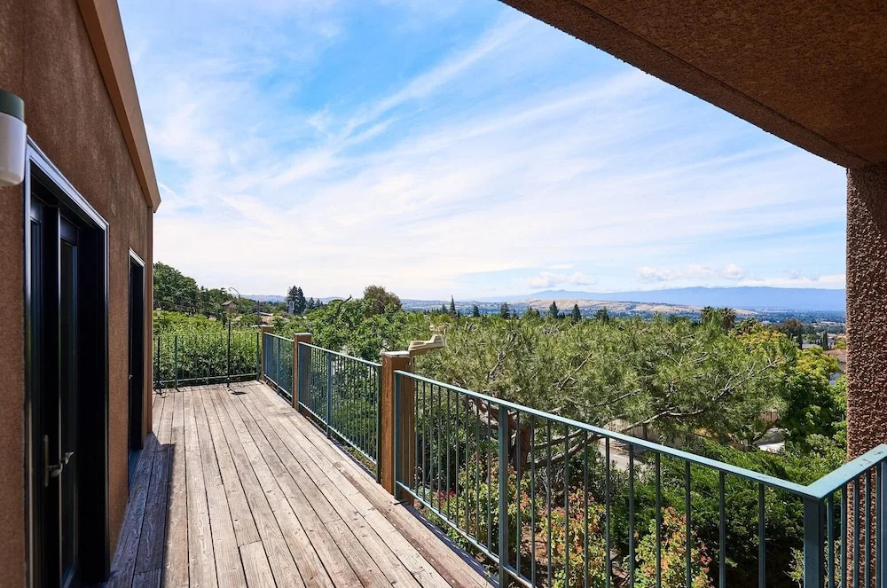 Scenic Bay View Sublime In East San Jose! 2 Bedroom Home
