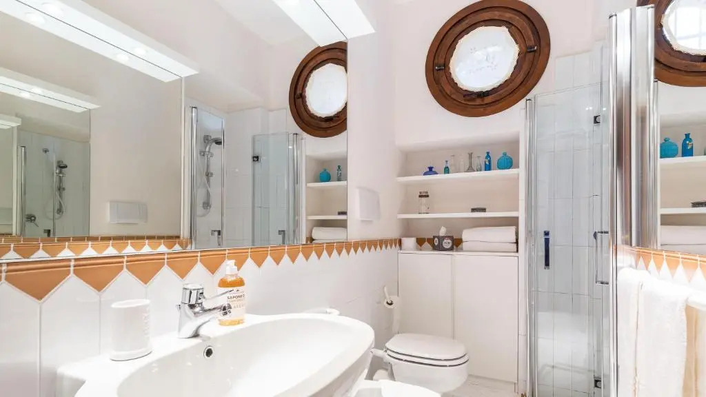 CORAZZA 6&1, Emma Villas